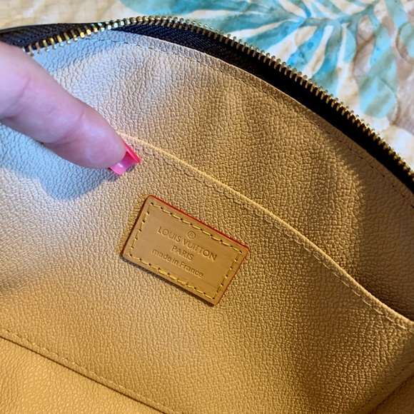 Louis Vuitton Cosmetic Bag GM - Picture 7 of 16